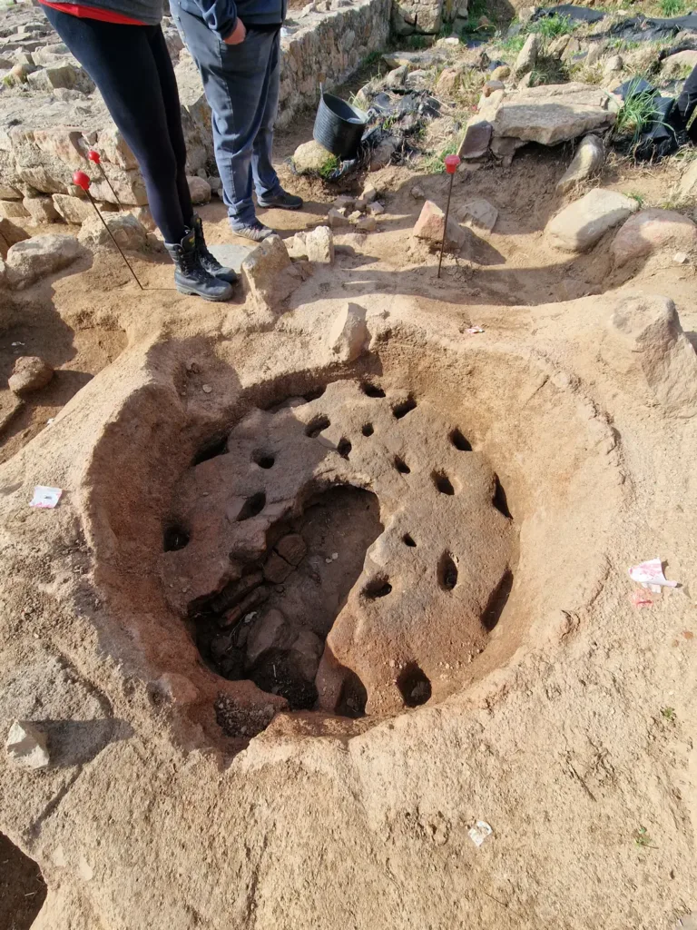 Troballa destacable d’un forn tardoromà a la necròpolis de Santa Cristina d’Aro